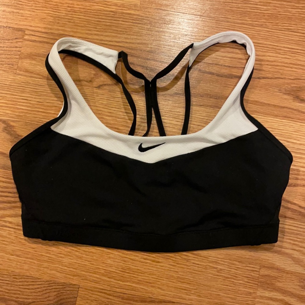 Nike fit dri sports bra